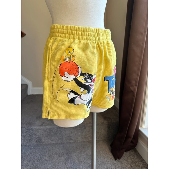 Loony Tunes ribbed yellow corduroy shorts, size small - Picture 5 of 15